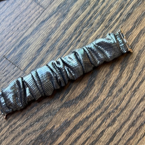 Silver black metallic scrunchy watch band for Apple Watch 38/40 BAND ONLY - Picture 3 of 6